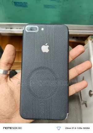 Photo - Apple iPhone 7 Plus 32 GB Silver