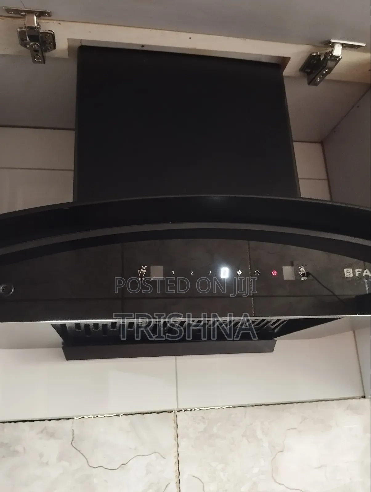 Kitchen Hood / Chimney