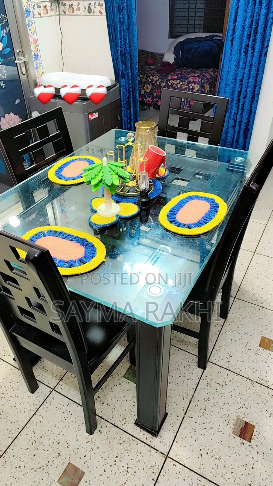 4 Chair Dinning Table