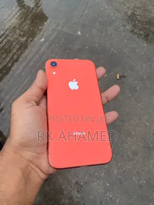 Apple XR 256 GB Red