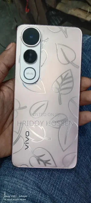 Photo - Vivo V50 Lite 5G 256 GB Gold