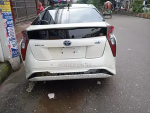 Toyota Prius 2018 Pearl