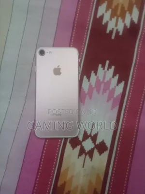 Photo - Apple iPhone 7 128 GB Pink