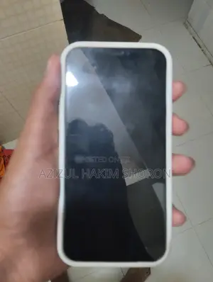 Photo - Apple iPhone 12 128 GB Red