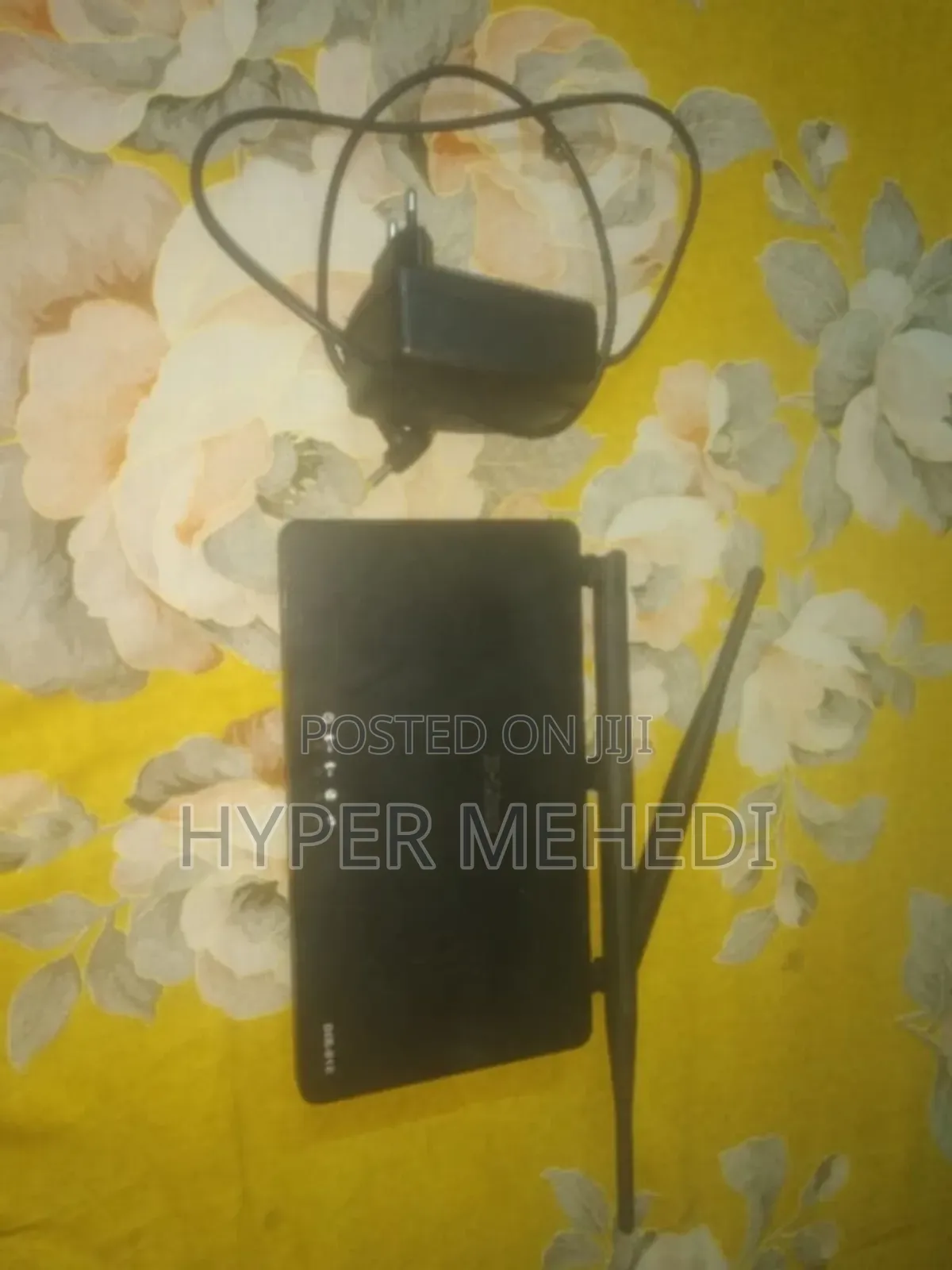 D Link রাউটার ও ১০ টি মেমোরি কার্ড