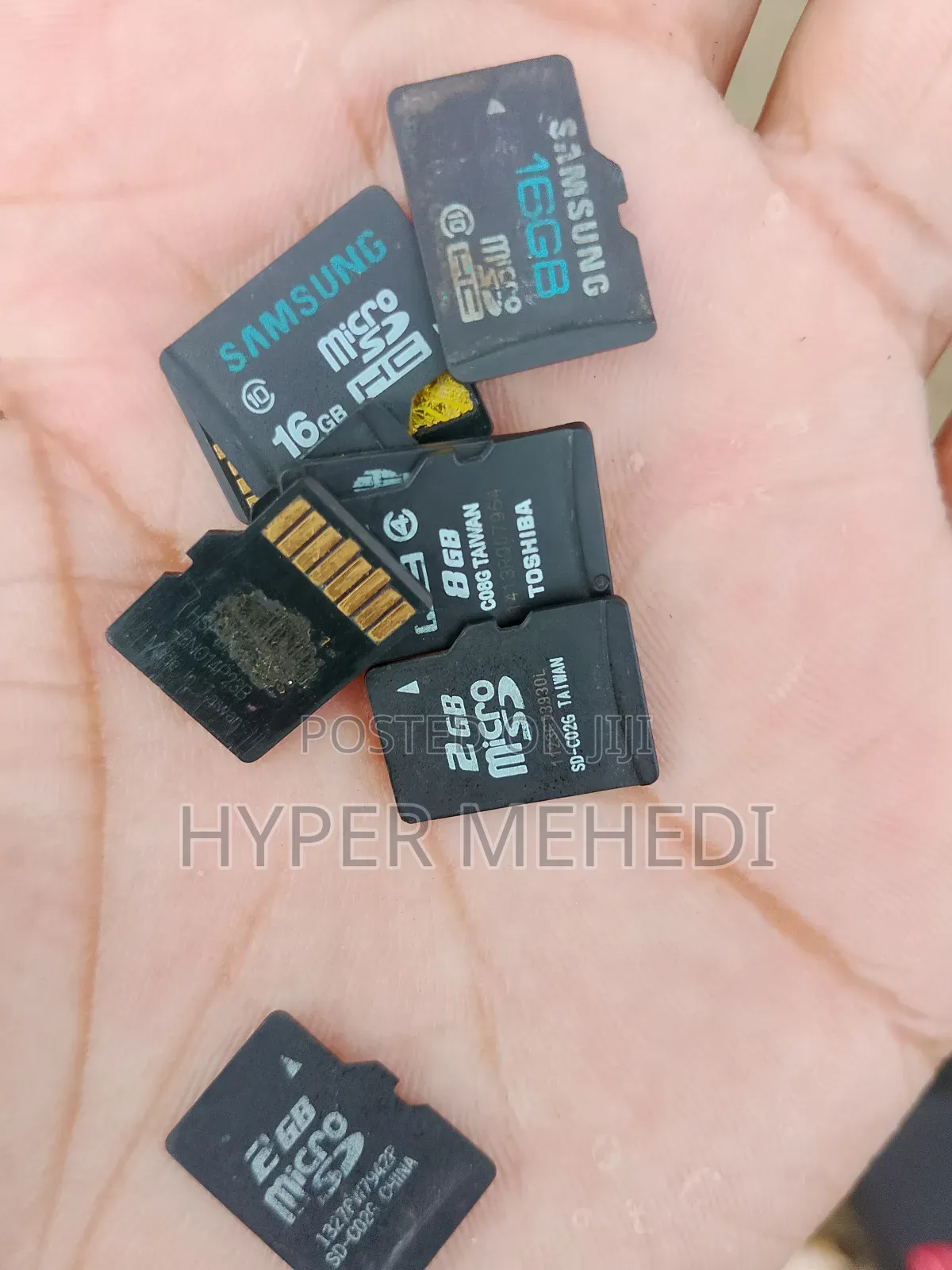 D Link রাউটার ও ১০ টি মেমোরি কার্ড