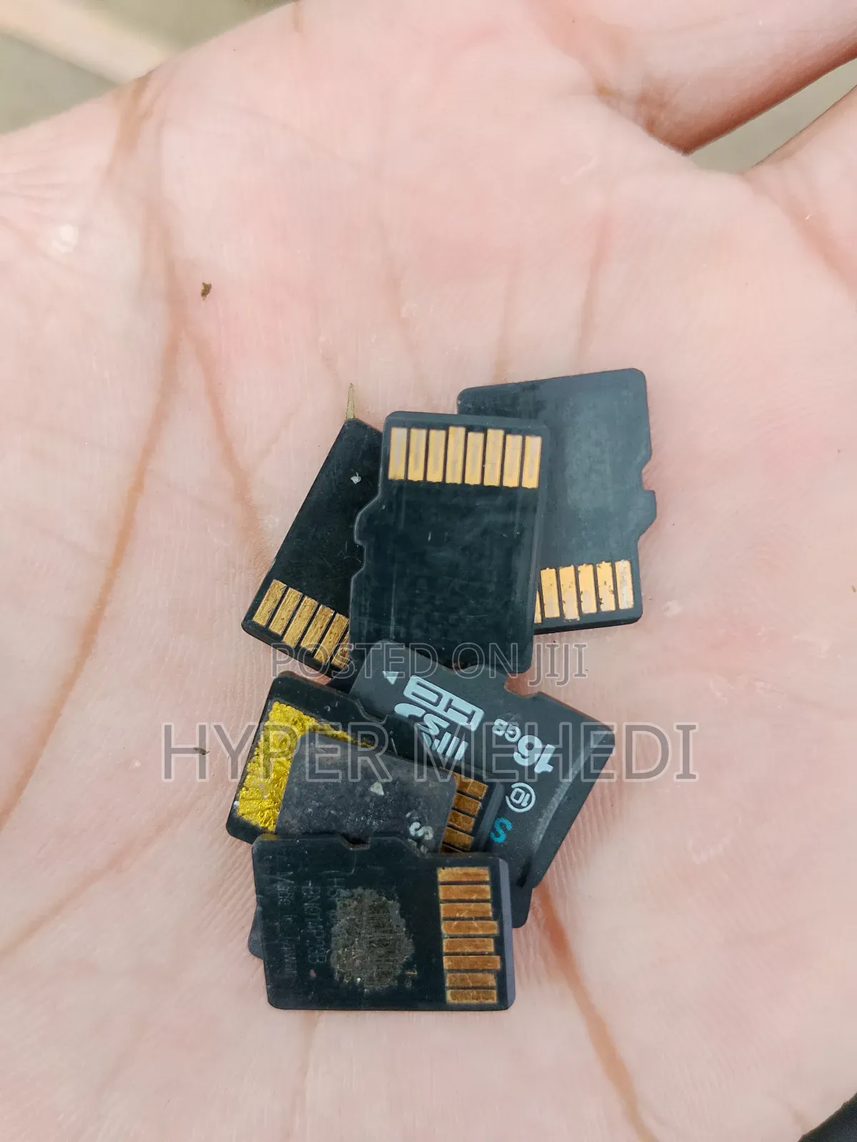 D Link রাউটার ও ১০ টি মেমোরি কার্ড