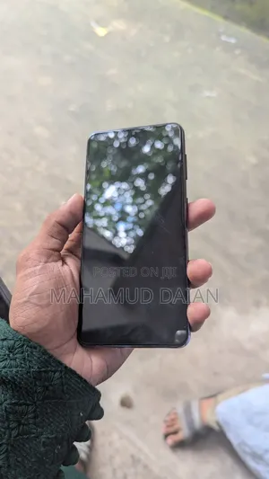 Photo - Samsung Galaxy S21 5G 256 GB Purple