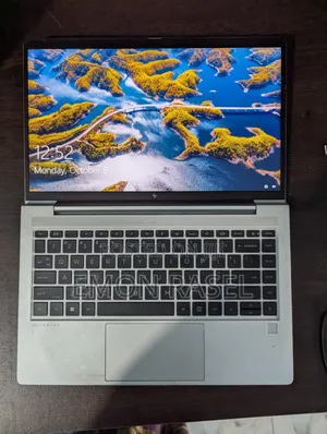 Photo - Laptop HP EliteBook 645 G9 16GB AMD Ryzen 5 HDD 512GB