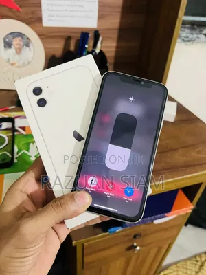 Apple iPhone 11 128 GB White