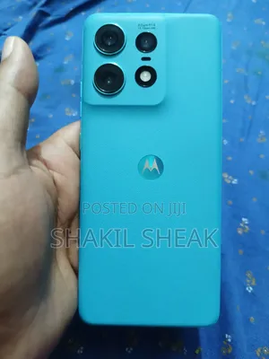 Photo - Motorola Edge 50 Pro 256 GB