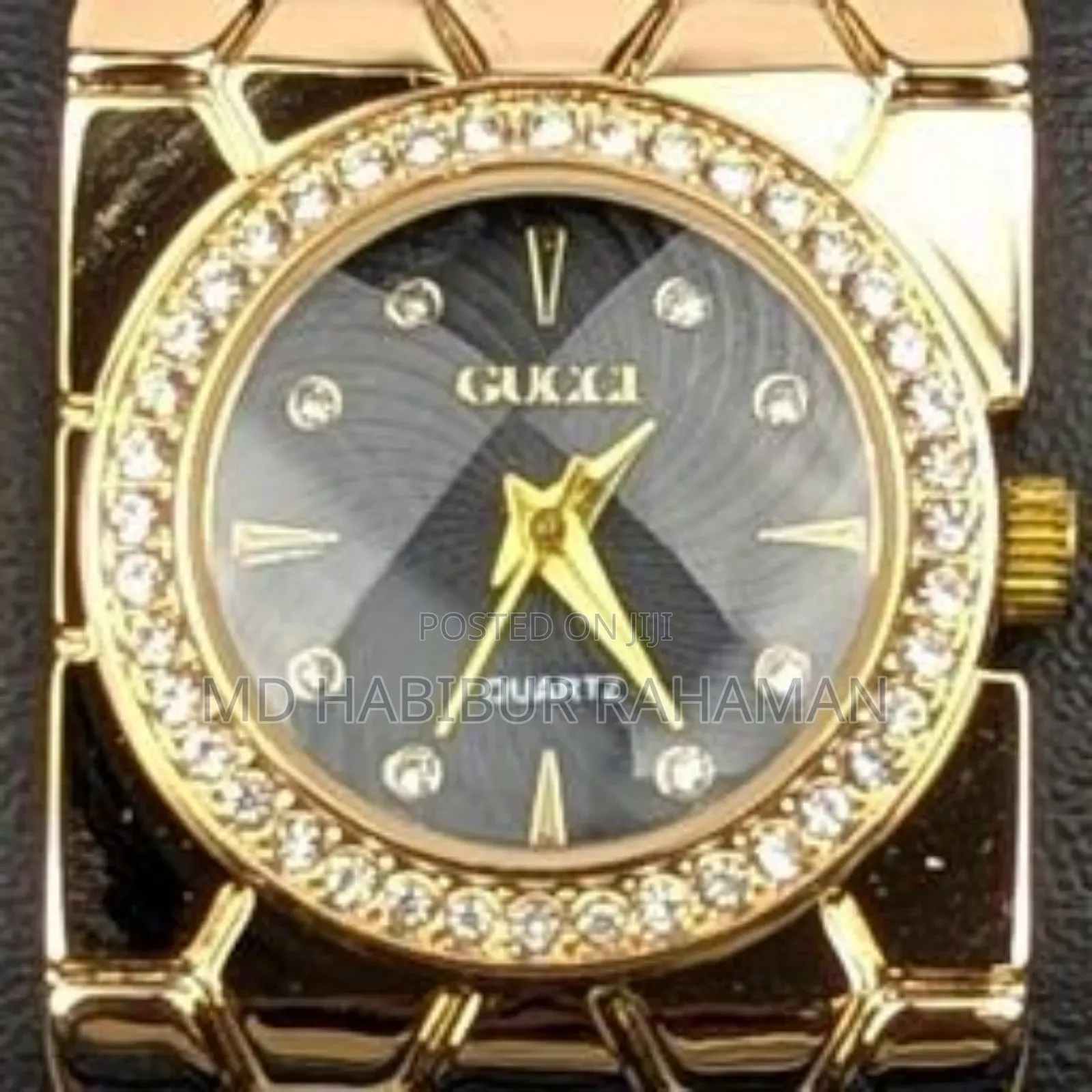 Elegant Golden Ladies Quartz Watch With Crystal Bezel
