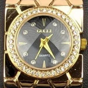 Elegant Golden Ladies Quartz Watch With Crystal Bezel