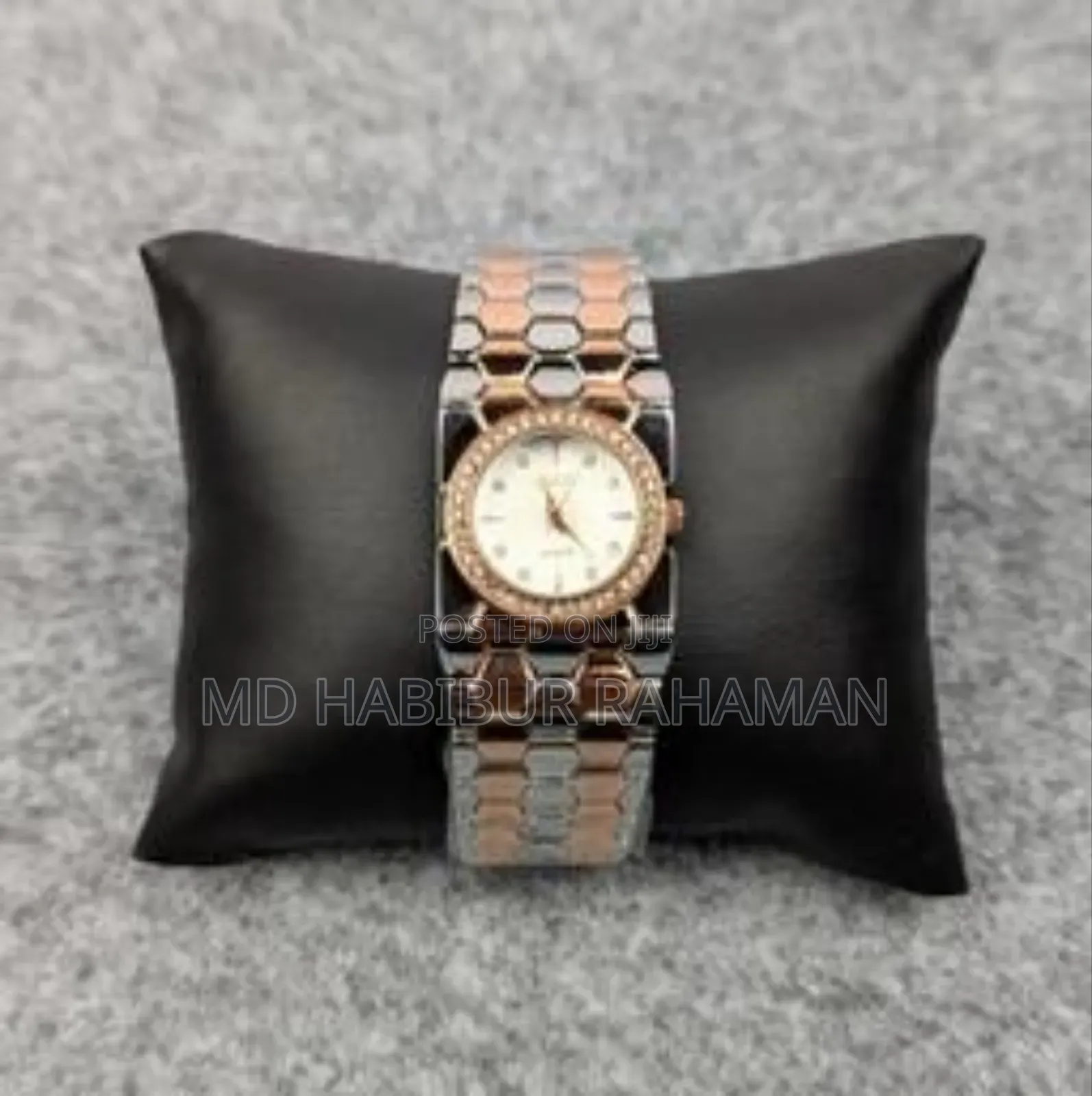 Elegant Golden Ladies Quartz Watch With Crystal Bezel