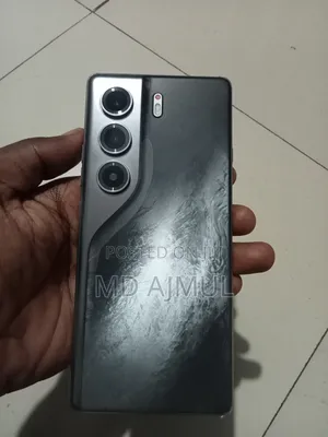 Photo - Tecno Camon 40 256 GB Silver