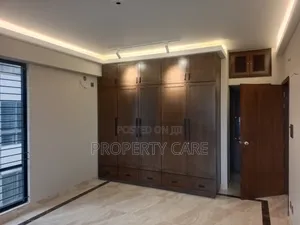 4bdrm Apartment in Gulshan for Rent