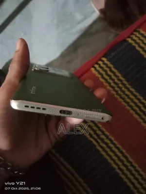 Photo - Infinix Note 40 Pro 256 GB Green