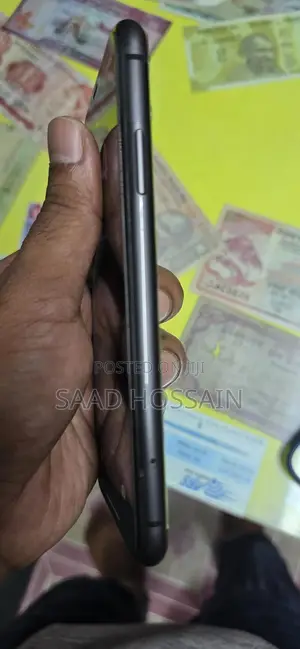 Photo - Apple iPhone 11 128 GB Black