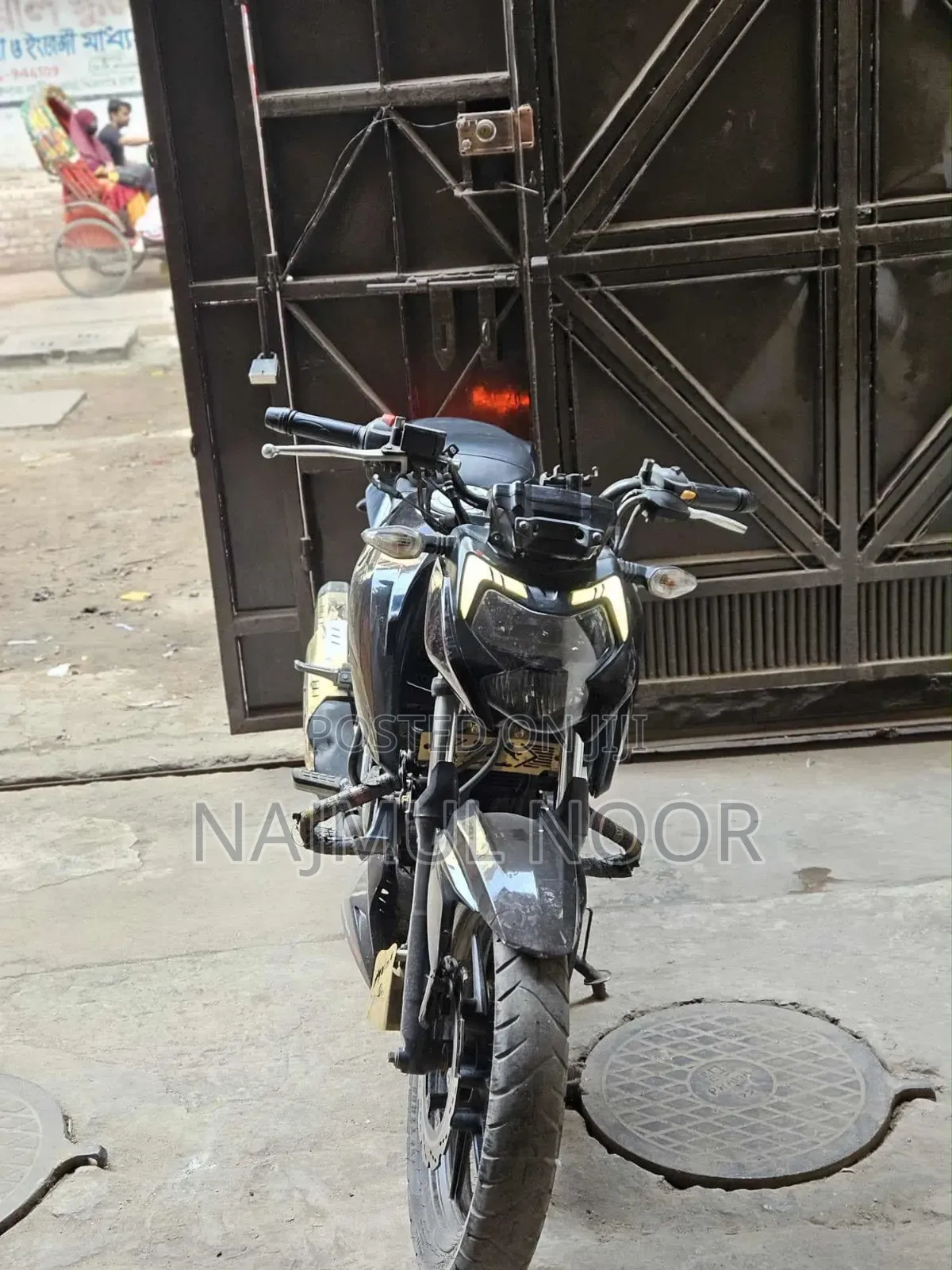 TVS Apache 160 4V 2021 Black