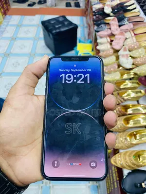 Photo - Apple iPhone XS 256 GB Black