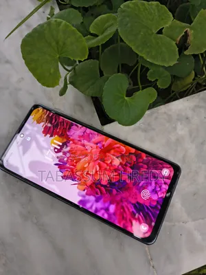 Photo - Samsung Galaxy S20 FE 128 GB Red