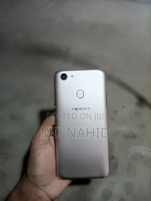 Photo - Oppo F5 32 GB Gold