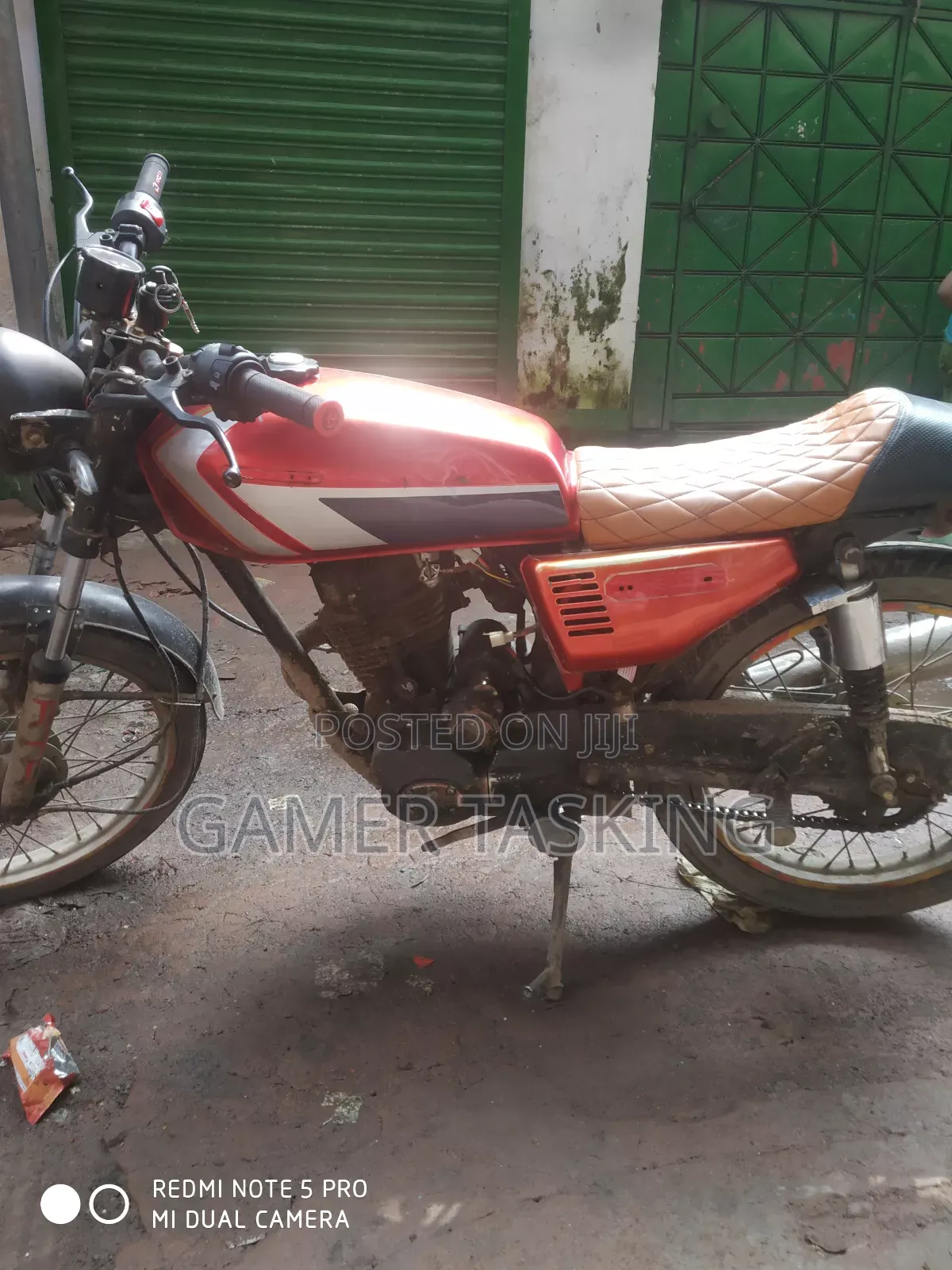 Honda 1976 Red