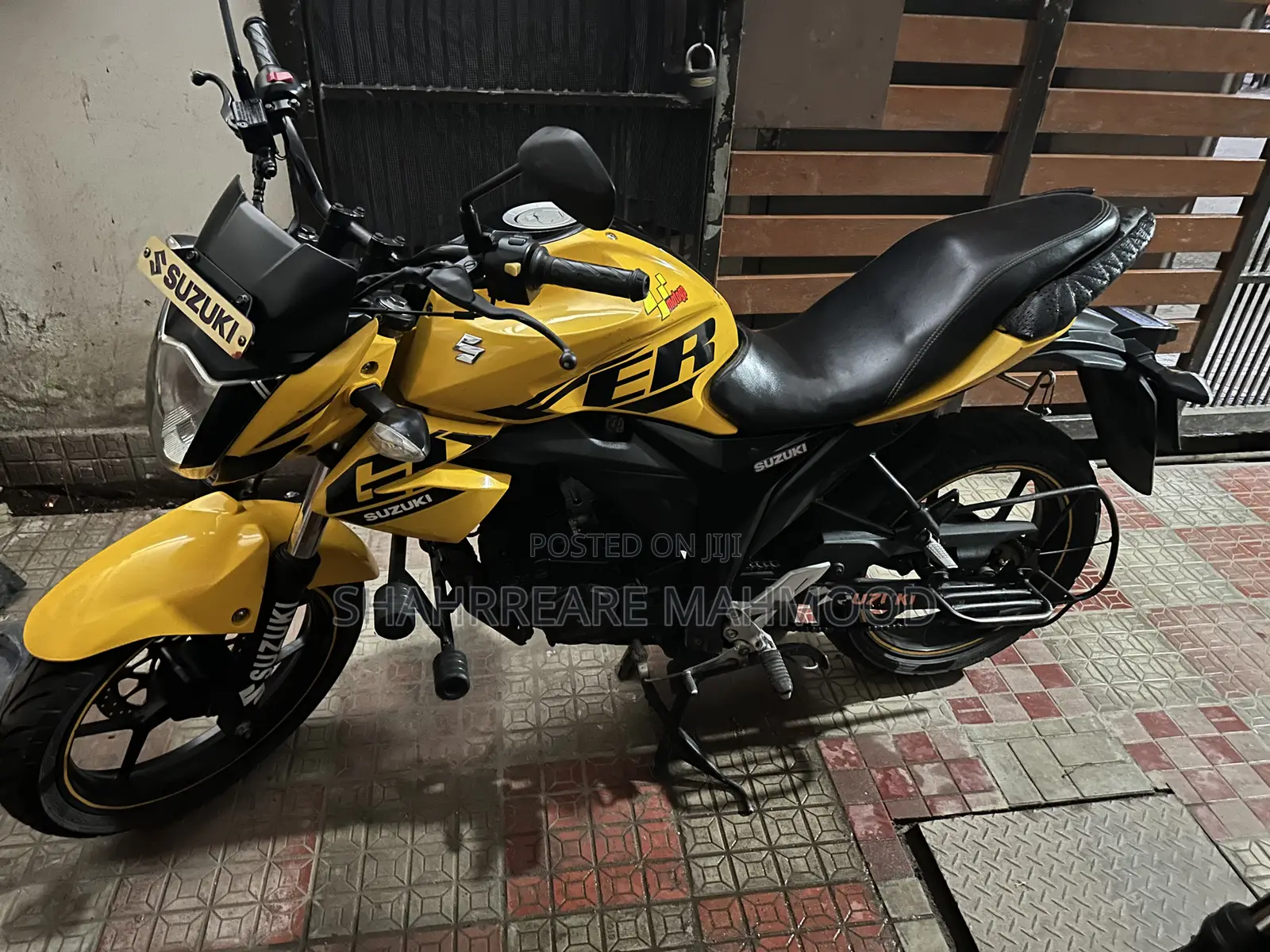Suzuki 2022 Yellow
