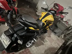 Suzuki 2022 Yellow