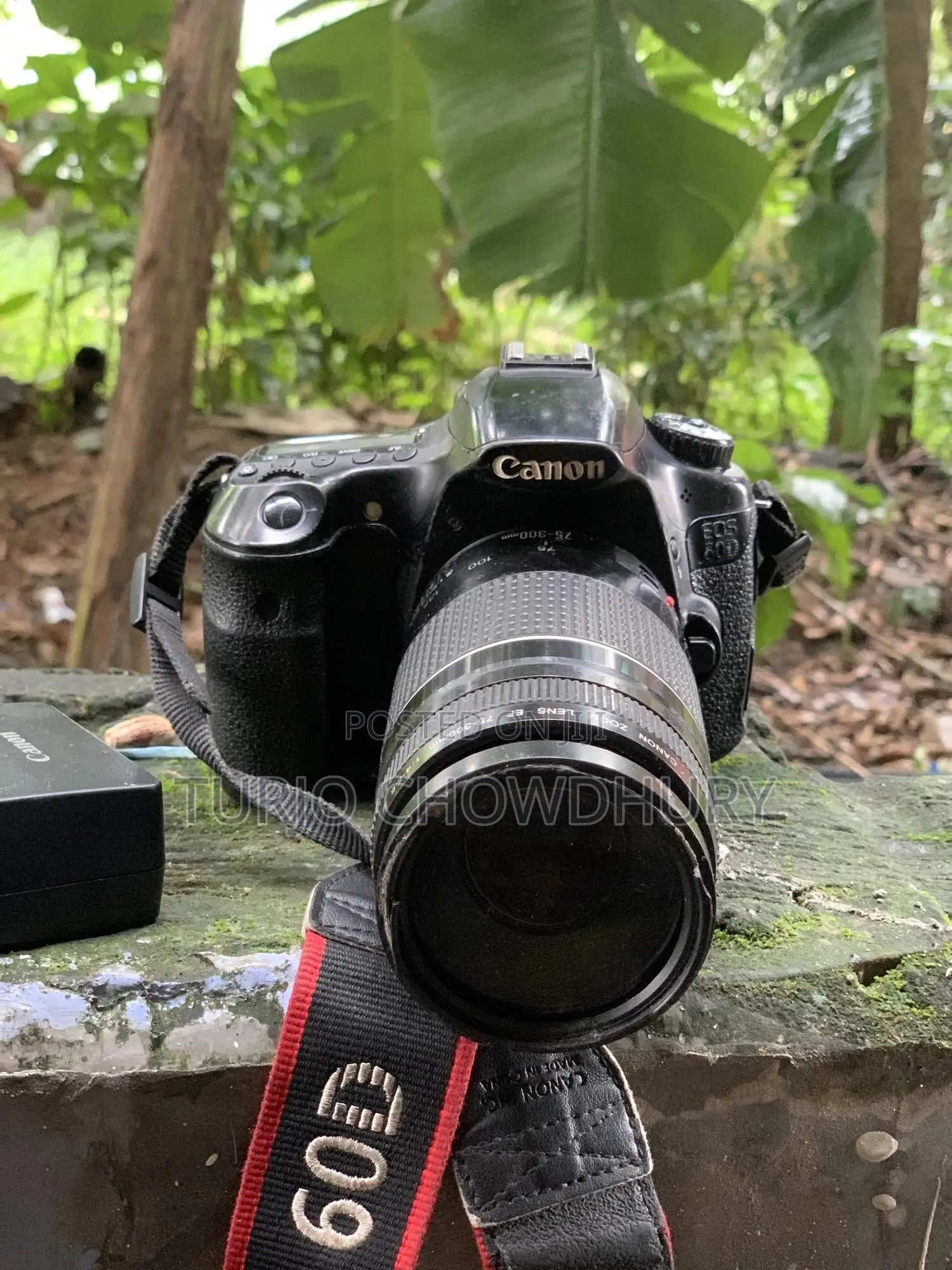 Canon Proffetion 60d Body + (75-300) Zoom Lens