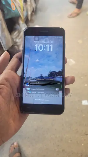 Photo - Apple iPhone 8 Plus 64 GB Black