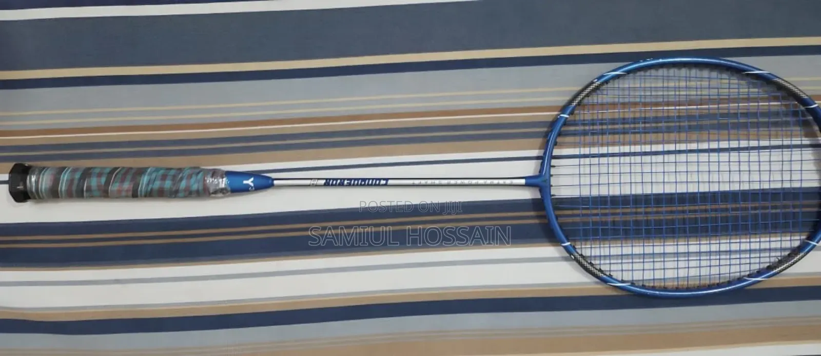 Racket- Weight:86g(Balance)
Length:679mm
Tension:28 LBS (Maximum)