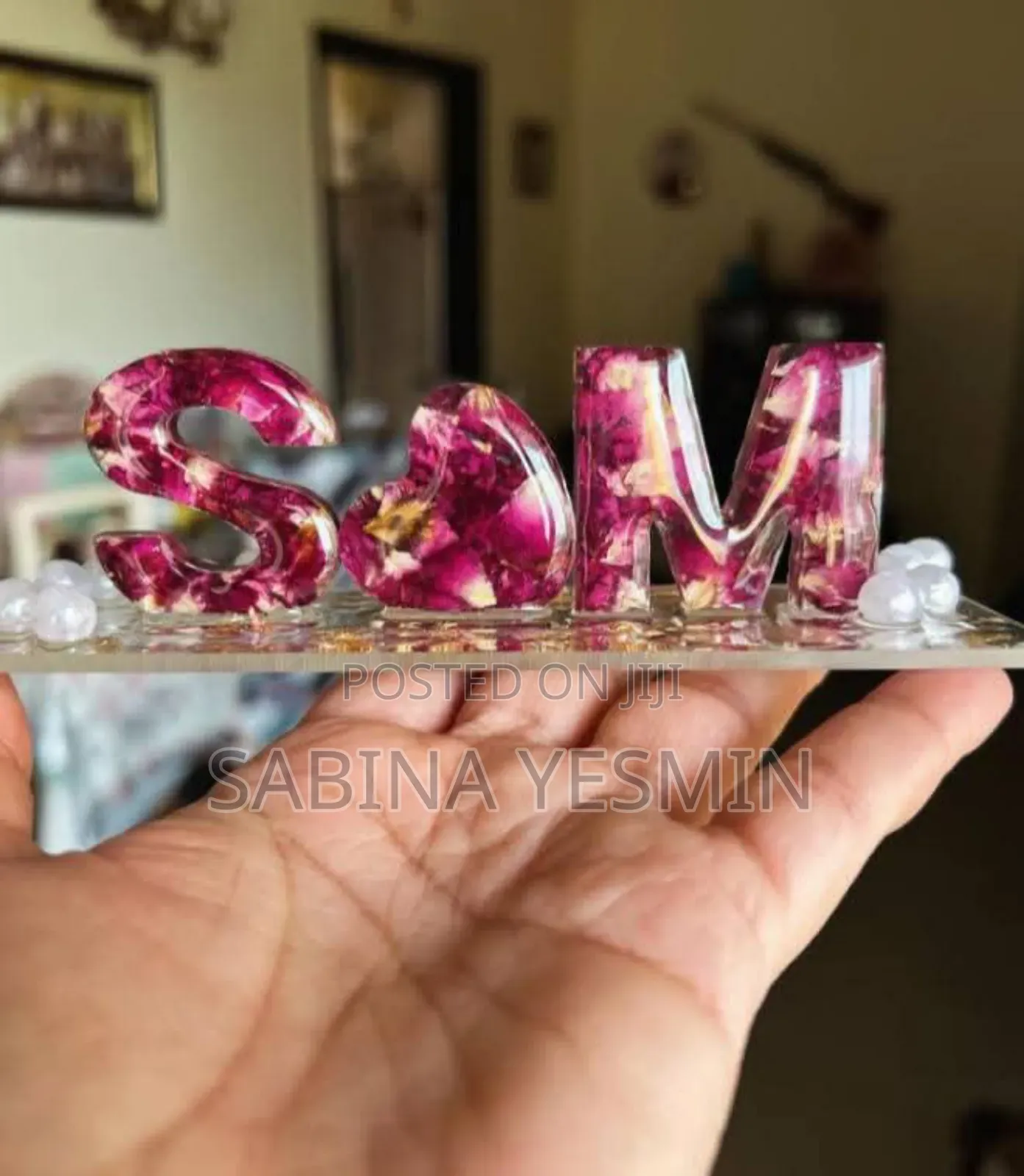 Personalized Resin Alphabet Showpiec