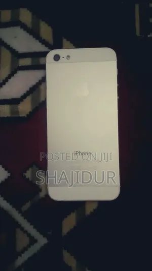 Photo - Apple iPhone 5 32 GB White