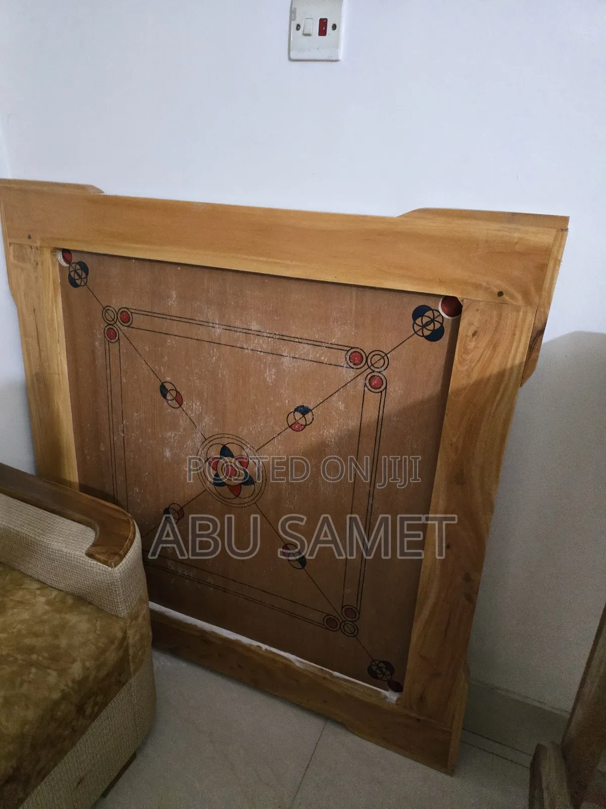 Carrom Board With Stand