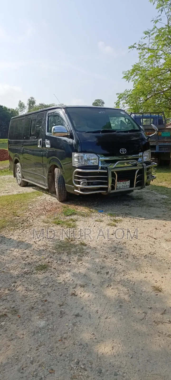 Toyota HiAce 2010 Black