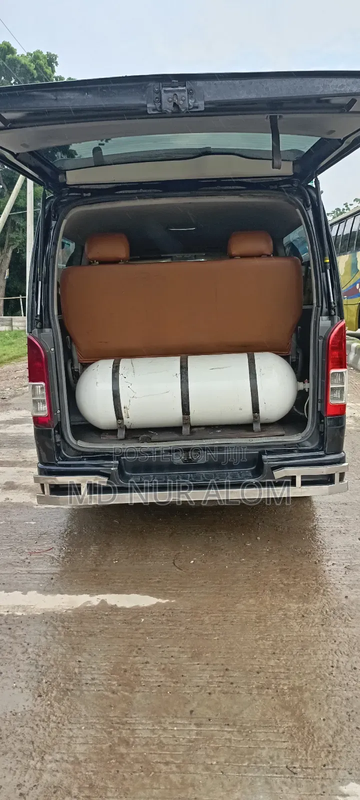 Toyota HiAce 2010 Black