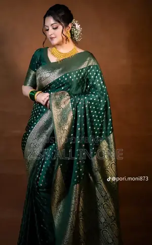 জরী কাতান শাড়ি উইথ ব্লাউজ পিস পরীমনি