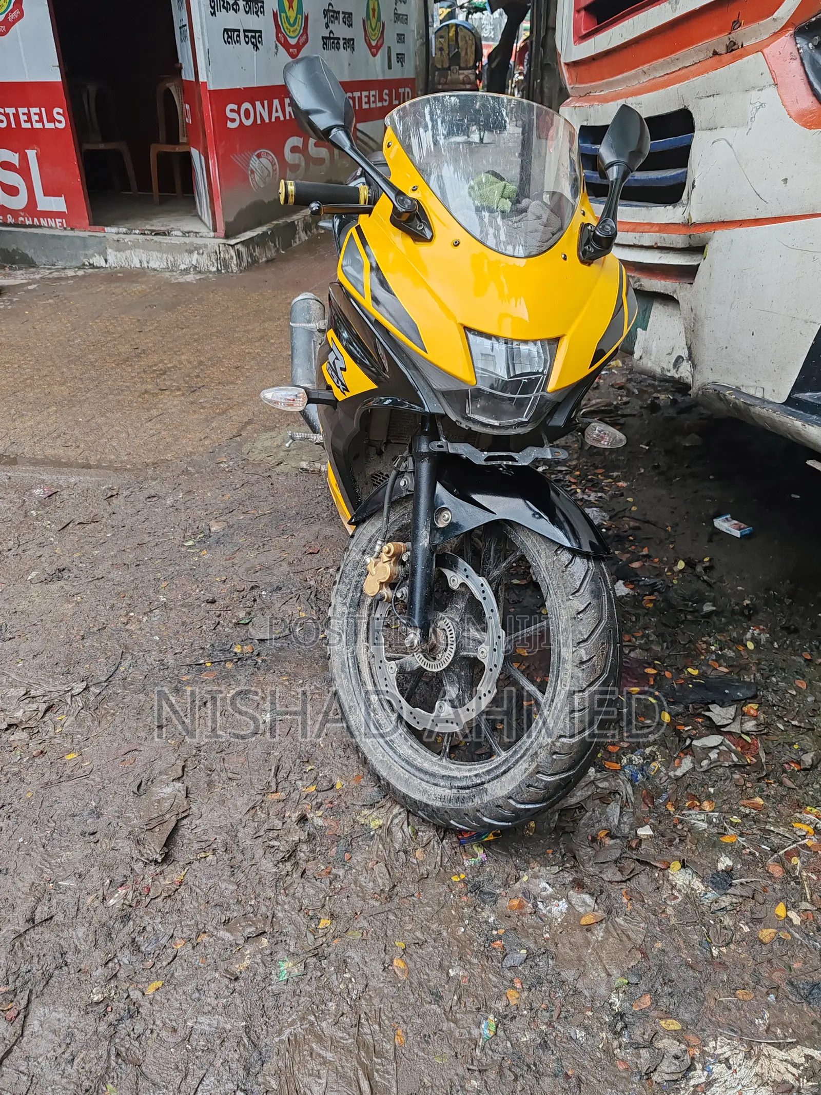 Suzuki GSR 2022 Yellow