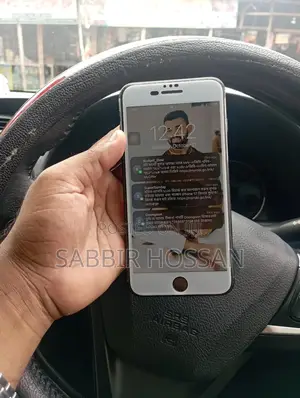 Photo - Apple iPhone 7 Plus 32 GB Black