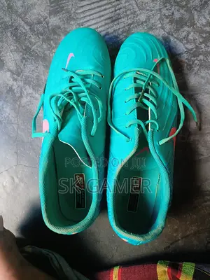 Nike Football Boot বিক্রি হবে! বুটটা একদম ভালো