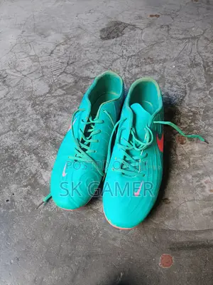 Nike Football Boot বিক্রি হবে! বুটটা একদম ভালো