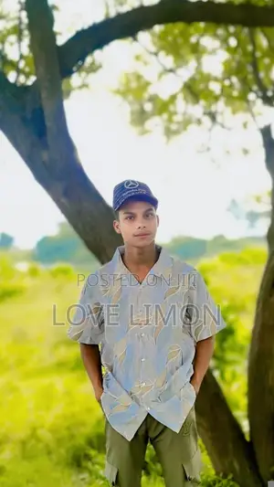 Photo - New Apple iPhone XS Max 512 GB Red