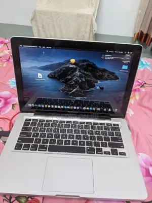 Laptop Apple MacBook 2012 8GB Intel Core I5 HDD+SSD 500GB