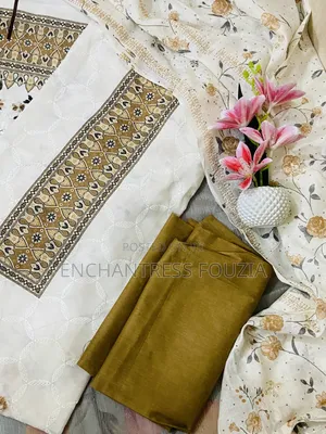 Photo - Steal the Look, Limited Stock