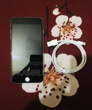 Photo - Apple iPhone 7 Plus 128 GB Silver