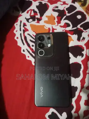 Photo - Vivo Y29 128 GB