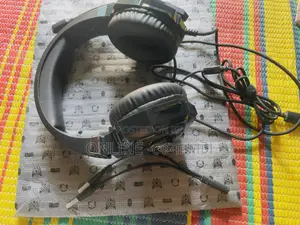 Photo - Onikuma X32 RGB Wired Professional Gaming Headset (Black)