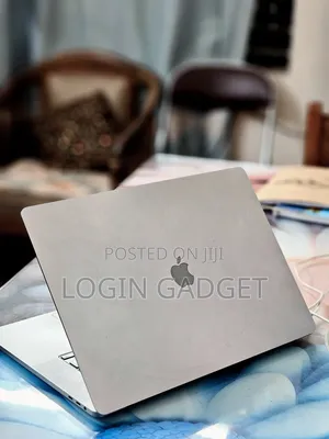 Photo - Laptop Apple MacBook Pro 2019 32GB Intel Core I9 SSD 512GB