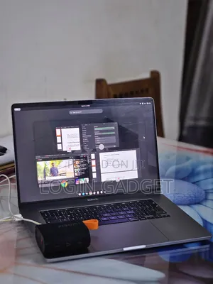 Laptop Apple MacBook Pro 2019 32GB Intel Core I9 SSD 512GB